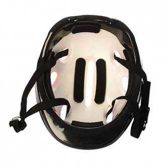 Защитный шлем обеспечит полную безопасность вашего малыша при катании.
Модель им. . фото 5