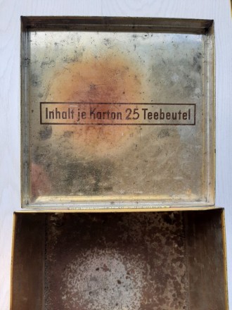 Винтажная немецкая металлическая коробка из под чая Pompadour

Германия, фирма. . фото 8
