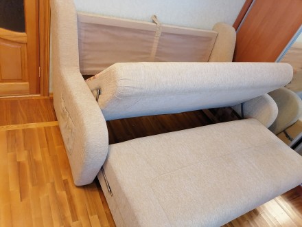 Новый (муха не сидела)  диван кровать  типа аккордеон бежевого  цвета. Диван лег. . фото 3