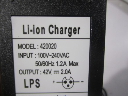 Зарядне 42в 2а для 36 вольтової літієвої батареї  конектори можуть відрізнятися,. . фото 3