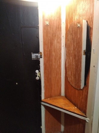 Отдельная комната в коммуналке, которые закрывается с ключом, один сосед по кухн. Академгородок. фото 4