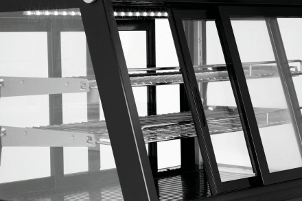 Холодная витрина Bartscher DeliCool II-DИмеет черный цвет. Материал изготовления. . фото 3