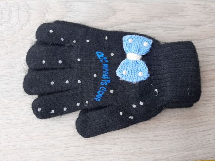 Детские зимние шерстяные перчатки

Хорошее качество

Длина 15,4 см
Ширина 7. . фото 12