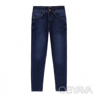 джинси базового кольору виглядають універсально та лаконічно, тому поєднуються з. . фото 1