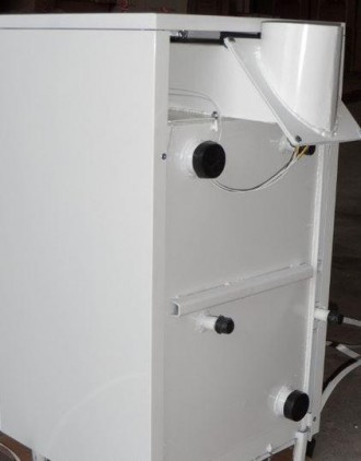 Напольный одноконтурный газовый котел с отводом продуктов сгорания через дымоход. . фото 5