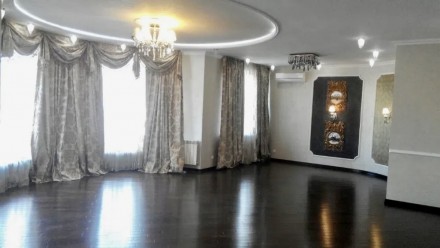 Уникальный дом в жилмассиве Совиньон 1. 
Современный дом, площадью 480 м2, в сов. Киевский. фото 7