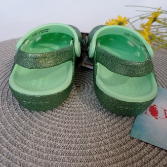 Основу кожної пари взуття Crocs ™ становить інноваційний матеріал Croslite ™ - п. . фото 5