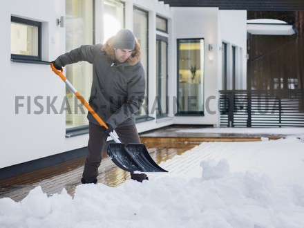 В наличии оригинальные лопаты и скреперы для уборки снега финского бренда FISKAR. . фото 3