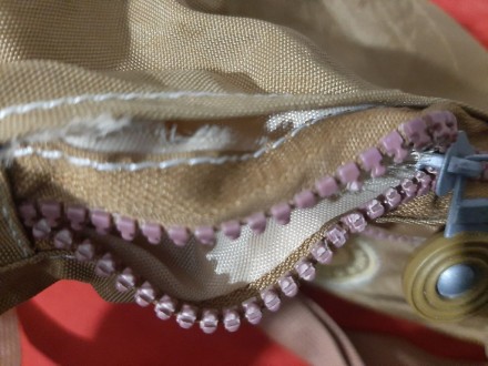 Женская сумка из плащевой ткани (уценка)

Практичная ткань
Впереди два карман. . фото 4
