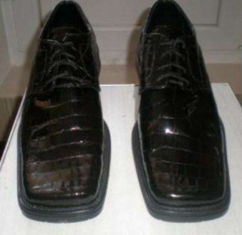 Продам кожаные туфли 44-го размера, черные, лакированные под кожу крокодила. Сде. . фото 3