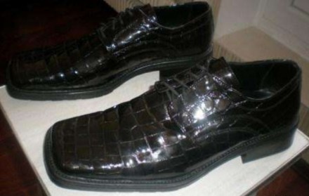 Продам кожаные туфли 44-го размера, черные, лакированные под кожу крокодила. Сде. . фото 2