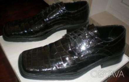 Продам кожаные туфли 44-го размера, черные, лакированные под кожу крокодила. Сде. . фото 1