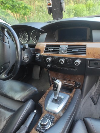 Продам BMW 520d Touring Special Edition Sport
2010 року. Стан відмінний, сів і . . фото 9