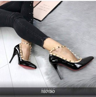 Шикарные женские туфли лодочки с украшениями (очень хорошо пришиты),
подошва кр. . фото 2