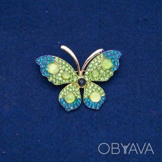 Брошка Метелик золотистий метал, зелені і сині стрази, намистини 34х50мм + - куп. . фото 1