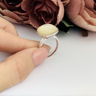 Родированное серебряное кольцо 925 пробы с натуральным перламутром. Родированные. . фото 4