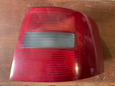 В наявності ліхтар задній Audi A6 C5 Універсал 
правий
Без пошкоджень та дефекті. . фото 3