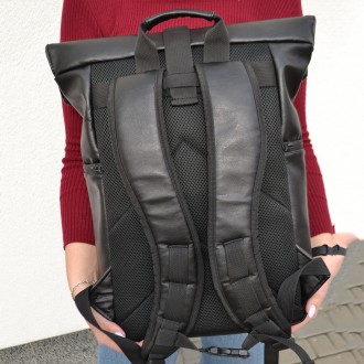 Характеристики рюкзака:
внутри мягкий и защищен отдел для ноутбука с фиксатором!. . фото 11