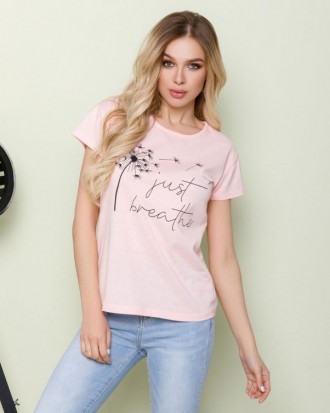 Розовая повседневная футболка прямого кроя с короткими рукавами. Модель повседне. . фото 2
