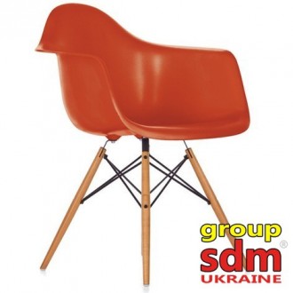  Кресло с пластиковым сиденьем, высокая спинка, удобная форма сиденья, ножки дер. . фото 2