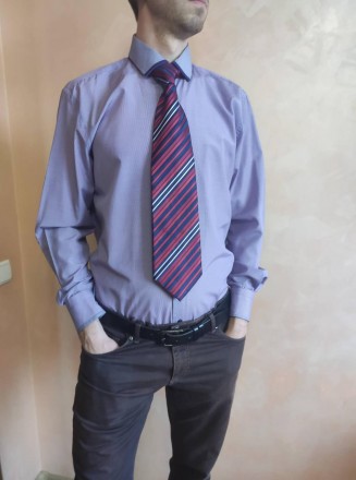 Мужская рубашка с длинным рукавом, галстук в подарок.
Продаю мужскую рубашку лил. . фото 2