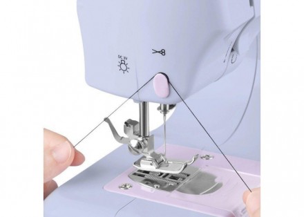 Портативная швейная машинка шьет 8 типами строчек, которые Вы можете выбрать выс. . фото 5