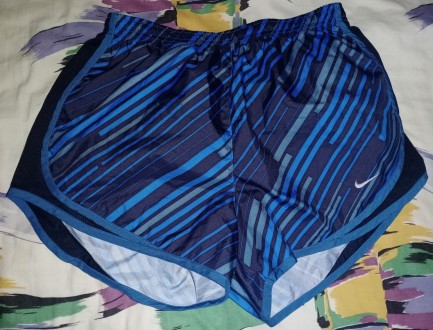 Спортивные шорты Nike, размер-М, пояс на максимуие-47см, длина спереди-30см, мза. . фото 2