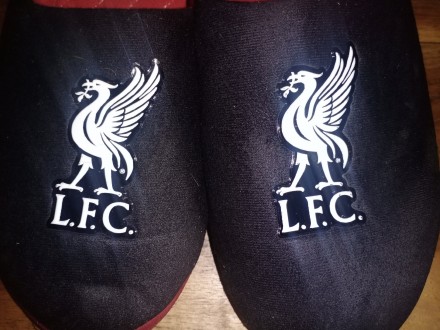 Тапки с символикой FC Liverpool, размер 36-37, стелька-23,5см, в отличном состоя. . фото 3