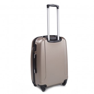 Средний пластиковый чемодан Wings 310 изготовлен из надежного и устойчивого к уд. . фото 3