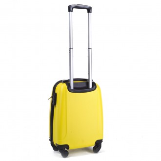 Средний пластиковый чемодан Wings 310 изготовлен из надежного и устойчивого к уд. . фото 4