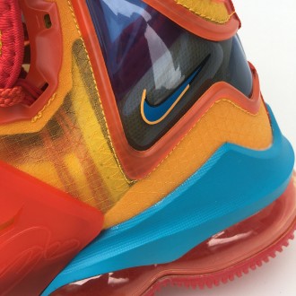 Nike LeBron XIX - это уникальная модель кроссовок, разработанная специально для . . фото 5