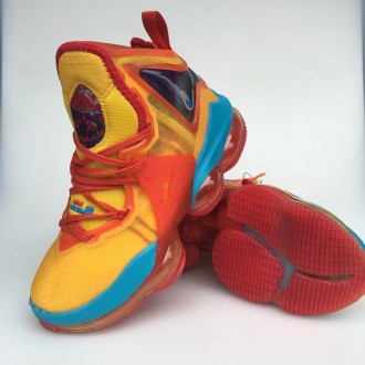 Nike LeBron XIX - это уникальная модель кроссовок, разработанная специально для . . фото 2