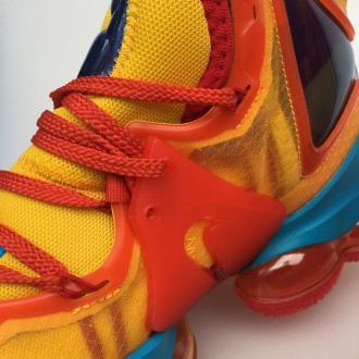 Nike LeBron XIX - это уникальная модель кроссовок, разработанная специально для . . фото 4
