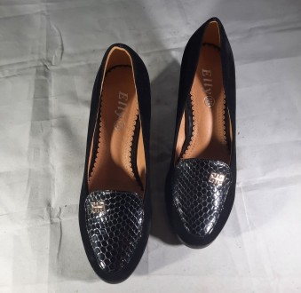 Туфли женские, классические, замшевые, черные, на низком каблуке распродажа

Р. . фото 2