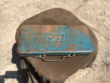 Продам Залізний ящик для інструментів СРСР стан хороший в роботі був мало лежав . . фото 2