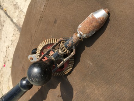 Продам ретро старинная ручная дрель в коллекцию СССР состояние хорошое в роботе . . фото 8
