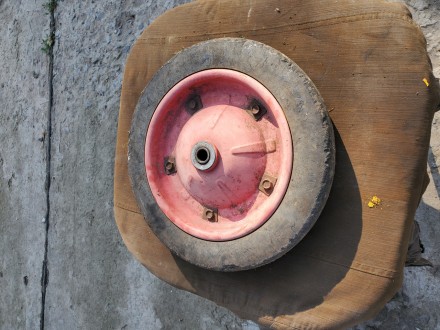 Продам Колесо тачки колесо садовой тачки без камеры сплошная резина хорошое сост. . фото 7