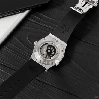 Часы Hublot 5826 Classic Fusion Black-Silver-Black 
Отправка по всей Украине "но. . фото 4