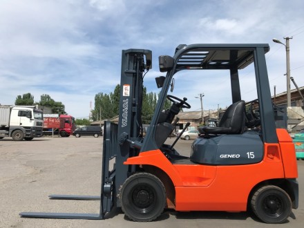 Вилочный газ-бензиновый погрузчик Toyota с мачтой триплекс. Одесса. фото 1 Вилочный газ-бензиновый погрузчик Toyota с мачтой триплекс. Одесса. фото 1