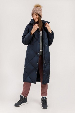 Длинное стеганое пальто прямого кроя выполнено из текстиля с влагоотталкивающими. . фото 4
