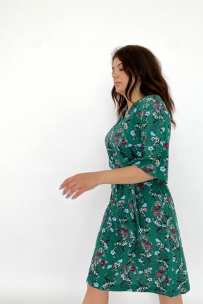
Летнее платье миди из 100% вискозы, постепенно приобретающая дополнительный объ. . фото 3