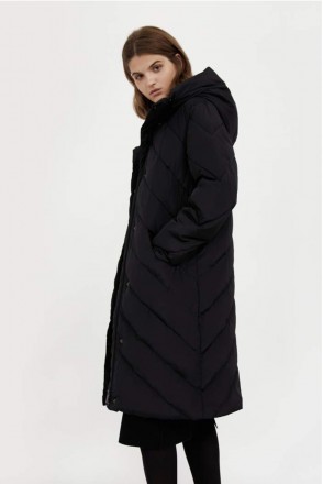 
Лаконичная теплая стеганая куртка из зимней коллекции отлично смотрится на любо. . фото 3