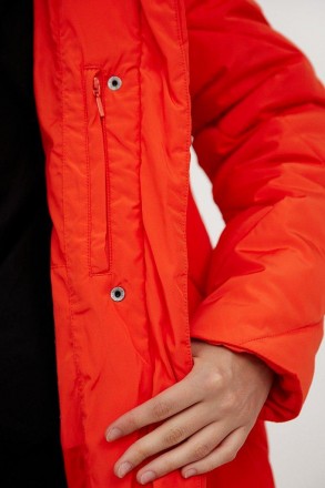 
Лаконичная теплая стеганая куртка из зимней коллекции отлично смотрится на любо. . фото 7