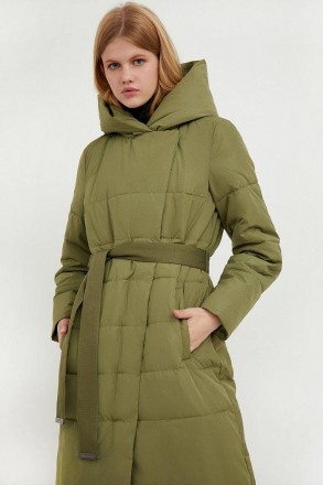 
Стеганое пальто длиной ниже колена из зимней коллекции станет любимым предметом. . фото 6