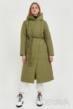 
Стеганое пальто длиной ниже колена из зимней коллекции станет любимым предметом. . фото 1