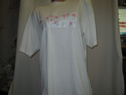 Женская футболка б/у,  размер визуально 50-52,  молочного цвета, короткий рукав,. . фото 3