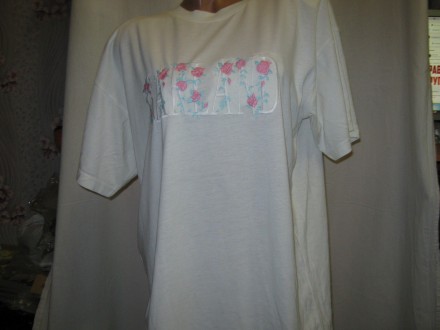 Женская футболка б/у,  размер визуально 50-52,  молочного цвета, короткий рукав,. . фото 2