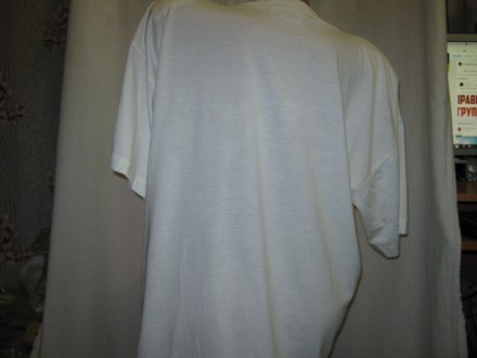 Женская футболка б/у,  размер визуально 50-52,  молочного цвета, короткий рукав,. . фото 6