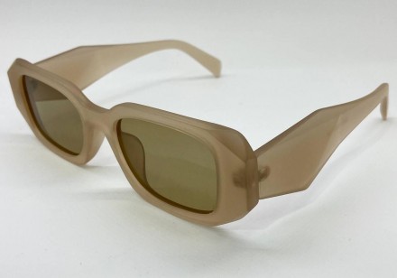 Очки солнцезащитные в пластиковой оправе с поляризованными линзами 
Защита UV400. . фото 2