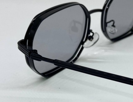Солнцезащитные очки с поляризацией
Защита UV400 
поляризация линз
Линзы поликарб. . фото 5